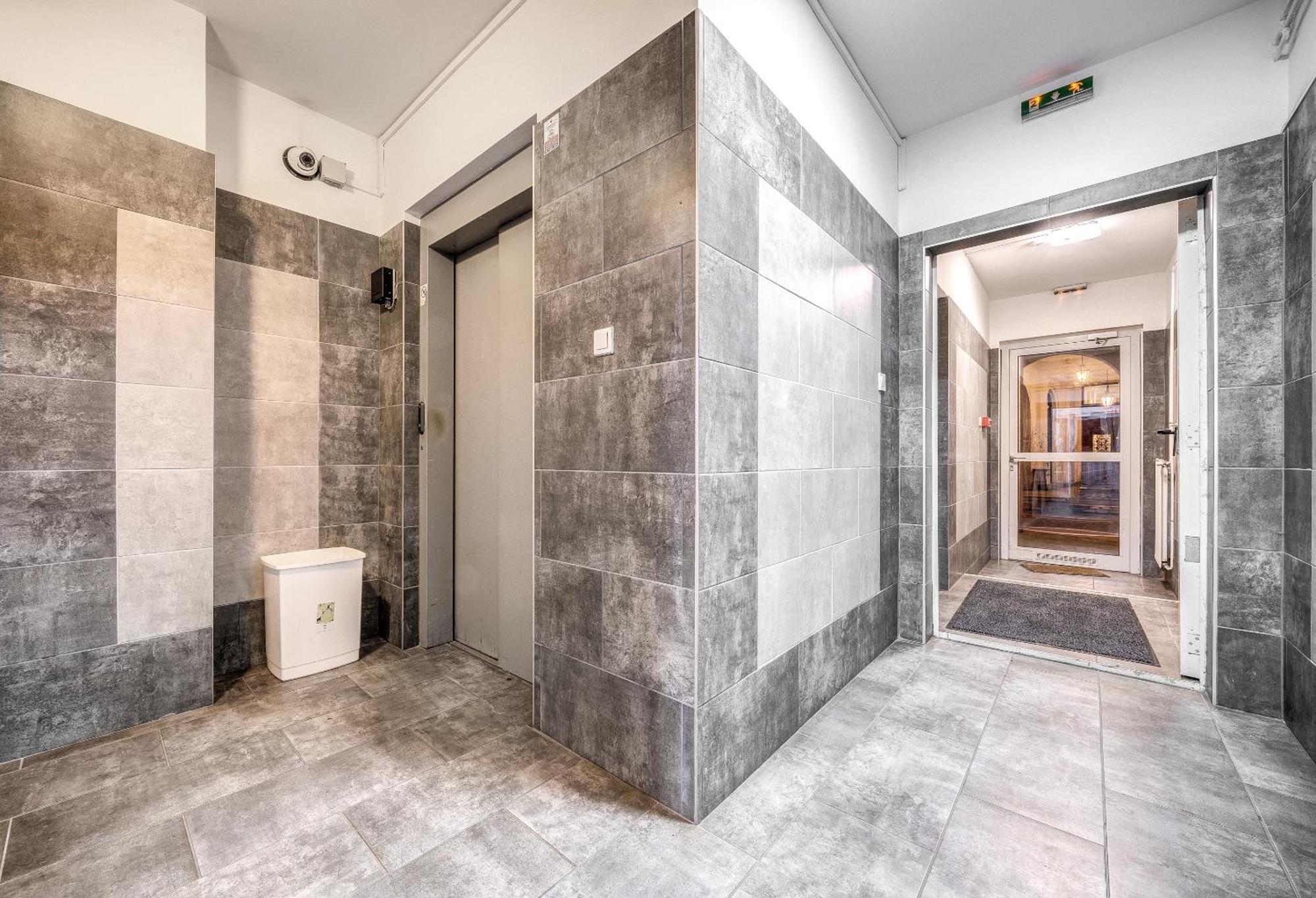 Dob Penthouse Apartment *